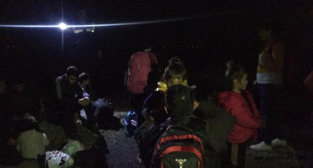 126 düzensiz göçmen yakalandı, 10 organizatör şüphelisi gözaltında
