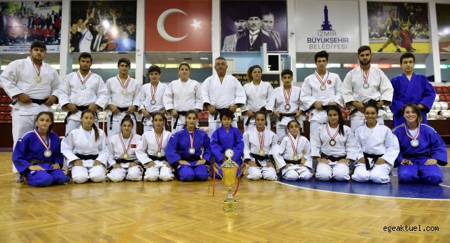 17 madalyalık “Zafer”