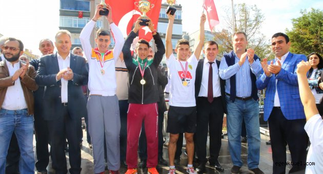 20 yıl aradan sonra Bucalılar Halk Koşusu’nda buluştu