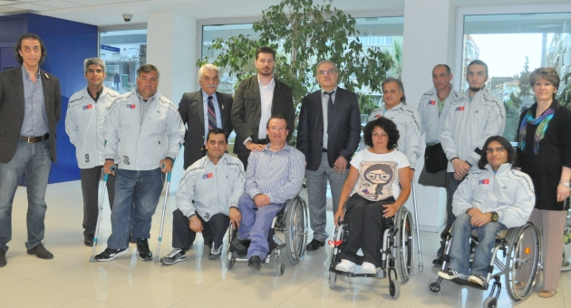 İzmir Üniversitesi Zaferle Döndü