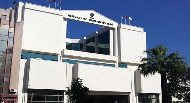 Selçuk Belediyesi’ne yolsuzluk operasyonu