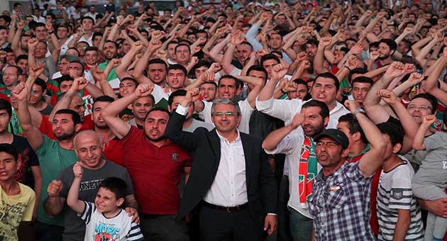 Dünya Karşıyakalılar Günü’ne coşkulu kutlama