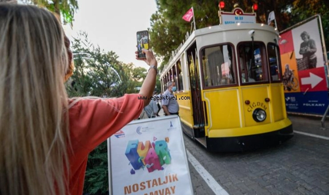 90. İEF'de “Nostaljik Tramvay" keyfi
