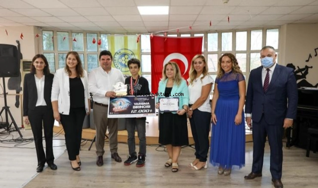 Buca’nın bilim üssüne büyük onur