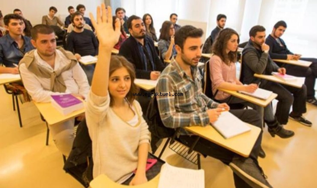 İzmir Büyükşehir Belediyesi 5 bin üniversite öğrencisini destekleyecek