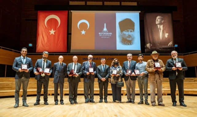 “İzmir’in belediye başkanlığını yapmaktan onur duyuyorum”