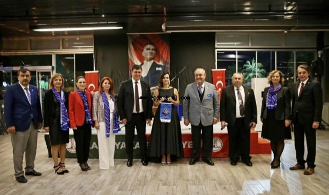 Karşıyaka'da coşku dolu Cumhuriyet kutlaması