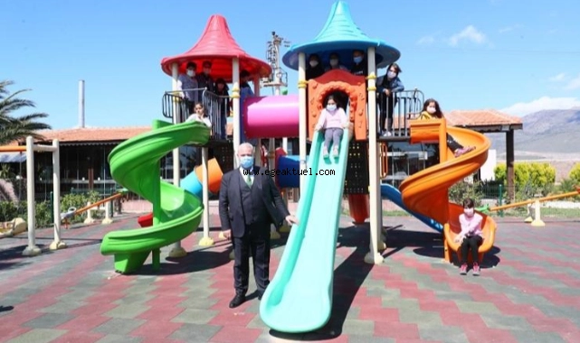 Menemen'de parklar onarılıyor