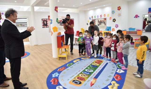 Yenilenen parkta başkanla piknik