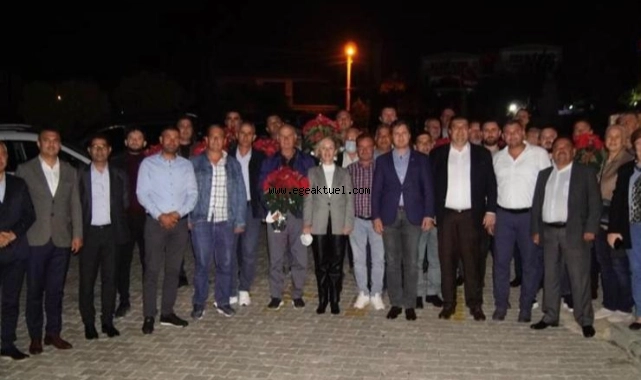 Yetişkin muhtarlarla bir araya geldi