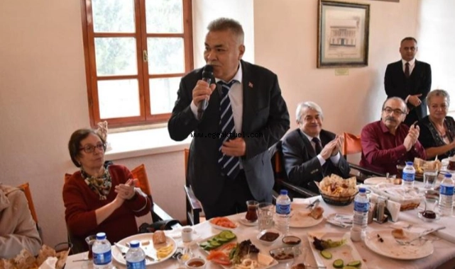 Başkan Tekin emekli öğretmenlerle  buluştu