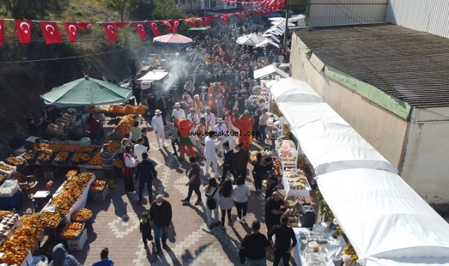 Menderes’te Mandalina Festivali’ne Büyük İlgi
