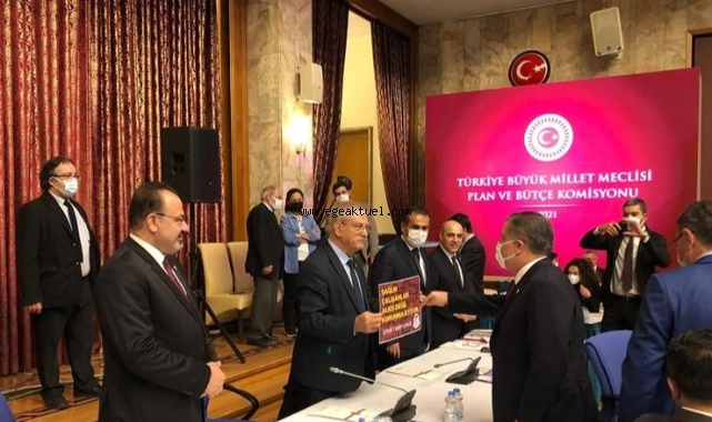Sağlık çalışanları alkış değil, korunma istiyor!