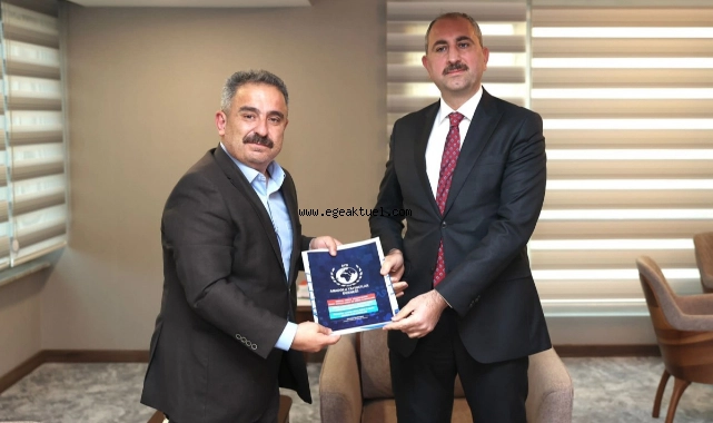 AYD Başkanı Burhan Bakan Gül’e internet yasası tekliflerini sundu… 
