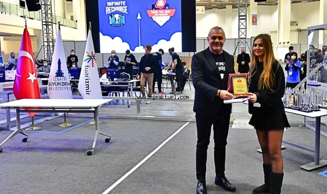 Geleceğin bilim insanları İzmir’de yarıştı