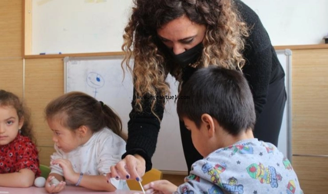 Karşıyakalı miniklere seramik eğitimi