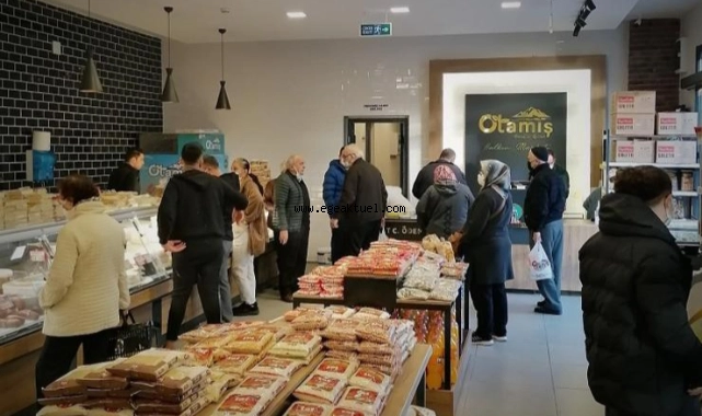 Otamış Halkın Marketi çok seviliyor 