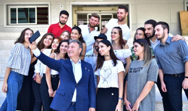 Başkan İduğ İzmir’de sosyal medyanın lideri
