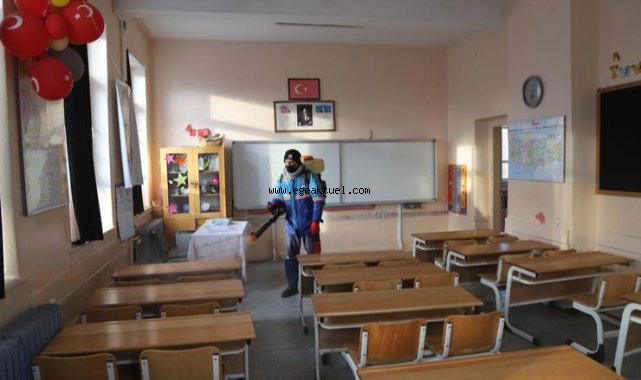 Çocuklar tatile, Belediye ekipleri okula