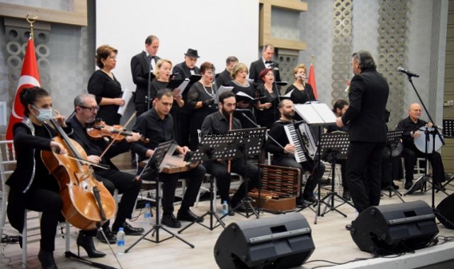 Ege’nin iki yakasından ezgiler Bornova’dan yankılandı