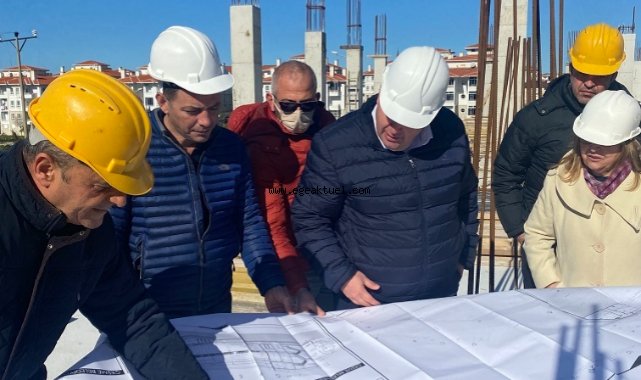 Çeşme’nin ilk kapalı Pazar yeri inşaatı Reisdere’de devam ediyor