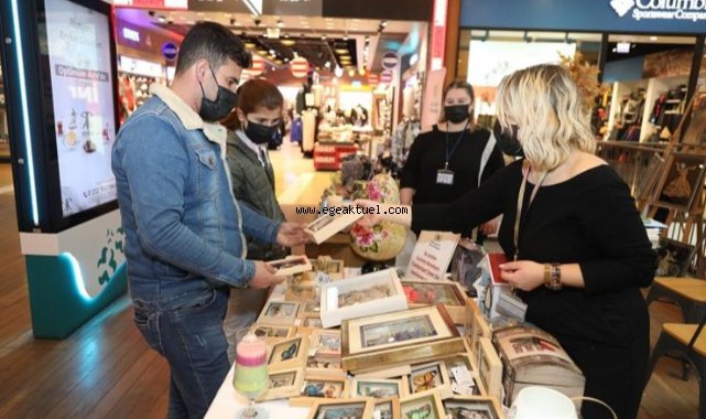 El emeği hediyeler bu sergide