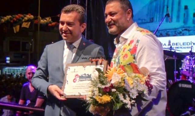 Hüsnü Şenlendirici’nin adı parka verildi
