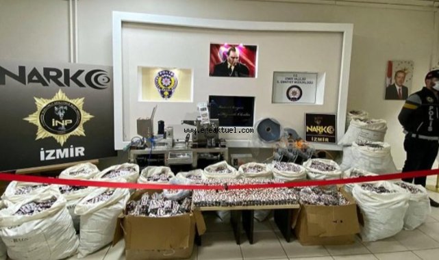 İzmir'de 'sentetik ecza' operasyonunda 5 tutuklama