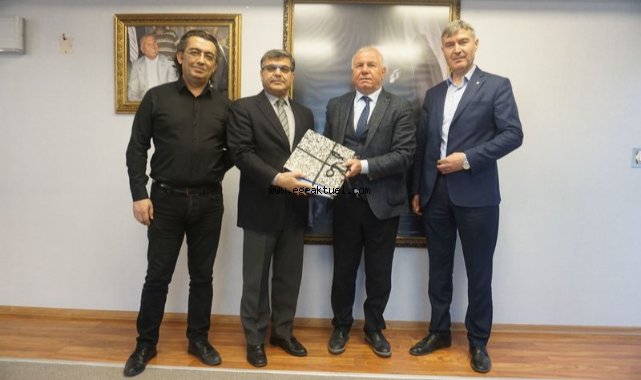 Başkan Karakayalı, Ruhsatları Teslim Etti
