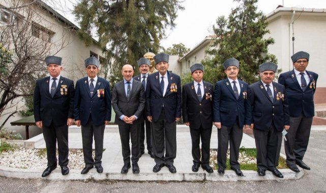 Başkan Soyer gününü gazi ve şehit ailelerine ayırdı