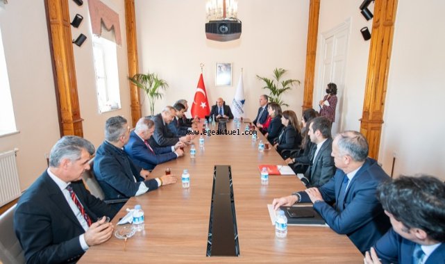 Başkan Soyer şehit yakınları ve gazi derneklerinin temsilcilerini ağırladı