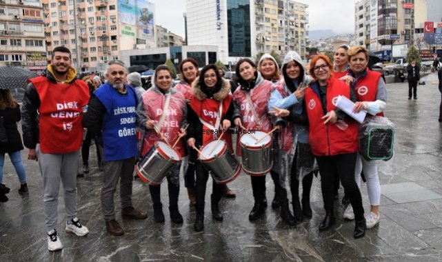 Bornovalı kadınlar 8 Mart’ta alanlara çıktı