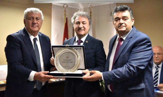 Dökümcü esnafından Başkan İduğ’a plaketli teşekkür