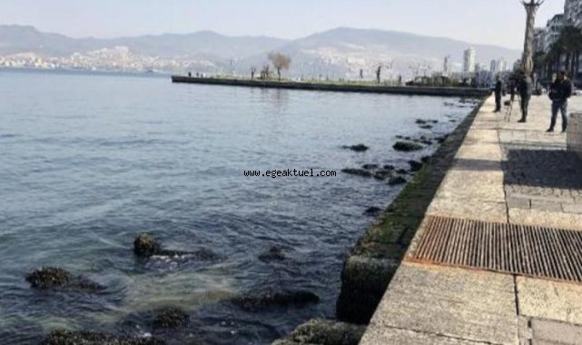 İzmir'de deniz suyu seviyesi düştü, iskele kapatıldı!