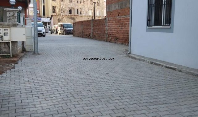 Menderes’te yol yapım çalışmalarına devam