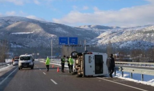 Servis aracı devrildi: 1 asker şehit oldu!