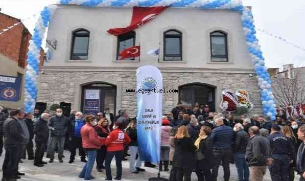 Urla Esnaf ve Sanatkârlar Odası yeni hizmet binası hizmete girdi.