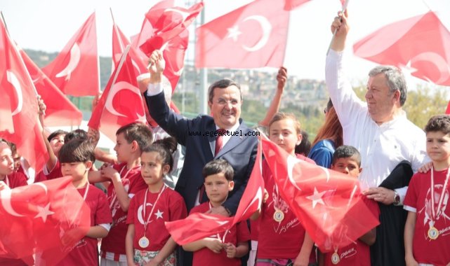 23 Nisan Konak’ın dört bir yanında kutlandı