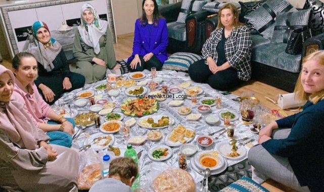 AK Parti İzmir Ramazan’da da durmuyor