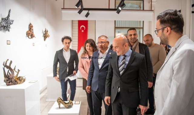 Atıklar sanat eserine dönüştü