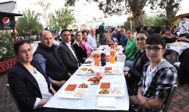 Başkan Kayalar iftar programlarına devam ediyor