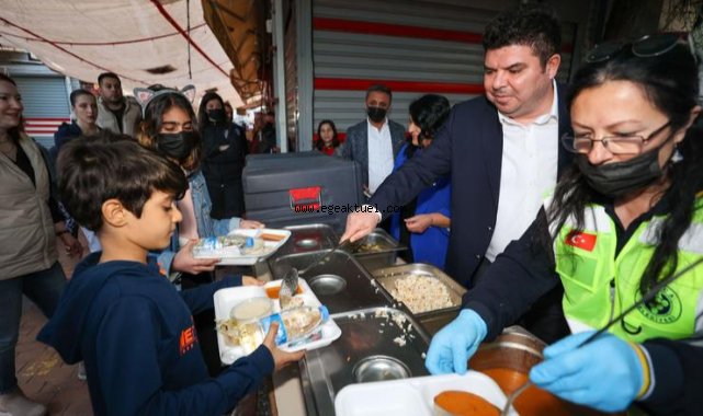 Başkan Kılıç vatandaşlara iftar yemeği dağıttı