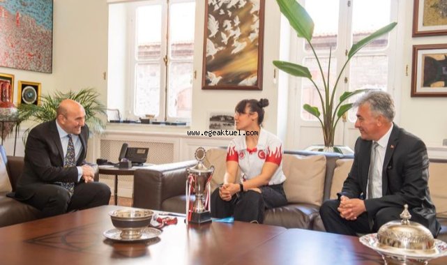 Başkan Soyer genç dövüş şampiyonu Gürel’i ağırladı