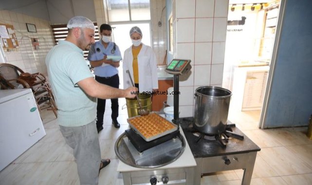 Bayraklı zabıtası bayram denetiminde