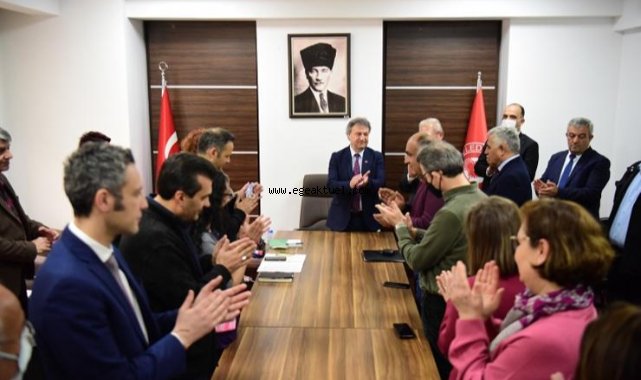 Çalışanlardan Başkan İduğ’a üçüncü yıl kutlaması