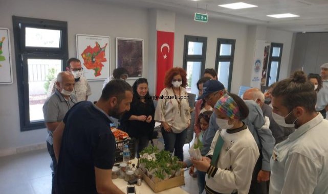 Efes Tarlası Yaşam Köyü’nde atalık tohum ve fide üretim eğitimi