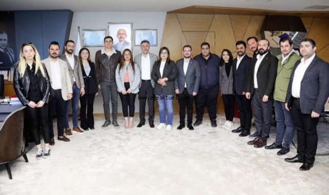 “Gençlerin Başkanı” Bayraklı’ya geldi