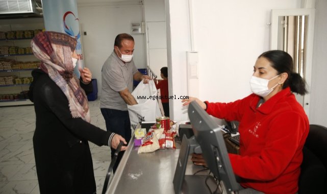 Konak’tan 11 bin 500 aileye Ramazan yardımı