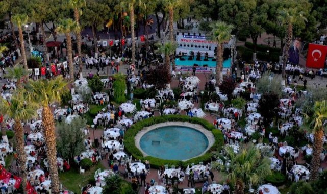 Menemen Belediyesi'nden dev iftar