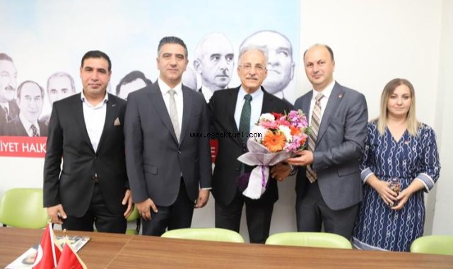 Murat Karayalçın: “Büyükşehir Belediyeleri, Yerel Hükümetler Gibi”